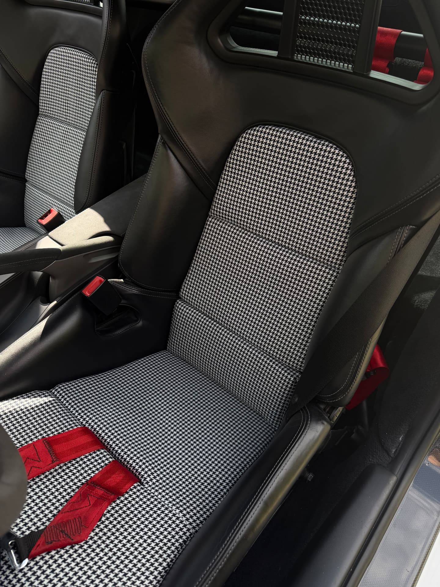 911 GT3 · Houndstooth seat